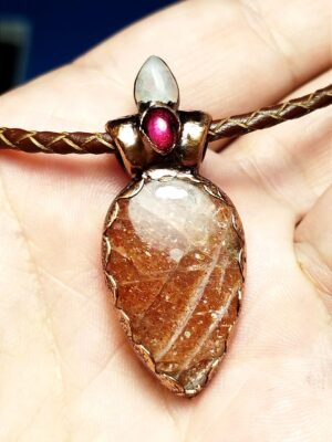 Rovnováha - sluneční kámen , měsíční kámen a granát - galvanoplastika