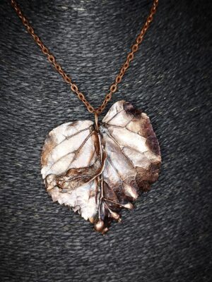 Krásný list lípy a plody ve tvaru srdce - galvanoplastiky - POKOVENÍ