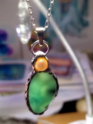 Nadhled - larimar a říční perla - chirurgická ocel a cínu s příměsí stříbra