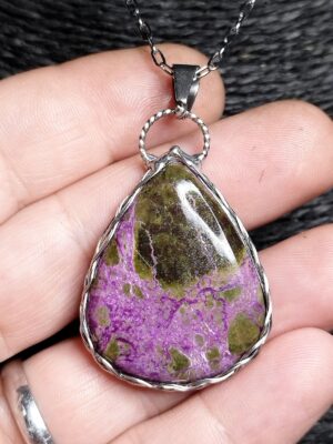 Odvaha - Atlantisit (Tasmanit, Stichtit v Serpentinu) - chirurgická ocel