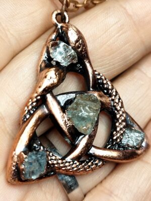 Had z hlubin 💧🐍 -  Materiál: měď, surový akvamarín