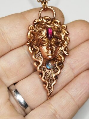 „Ochránkyně proměny“ 🐍👁️‍🗨️✨