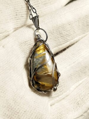 Přívěsek Venušiny vlasy (sagenit) – ručně vyráběný talisman | Sirius